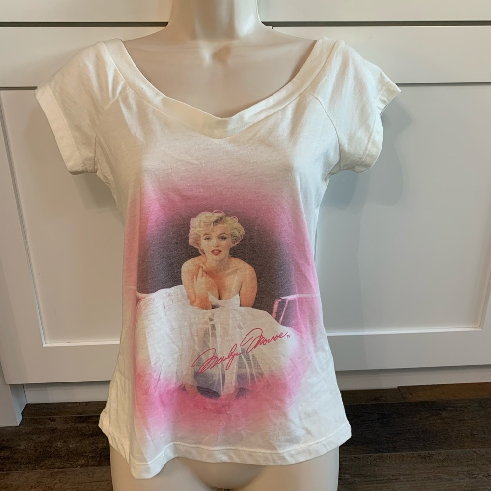 Marilyn Monroe V- Neck T-shirt